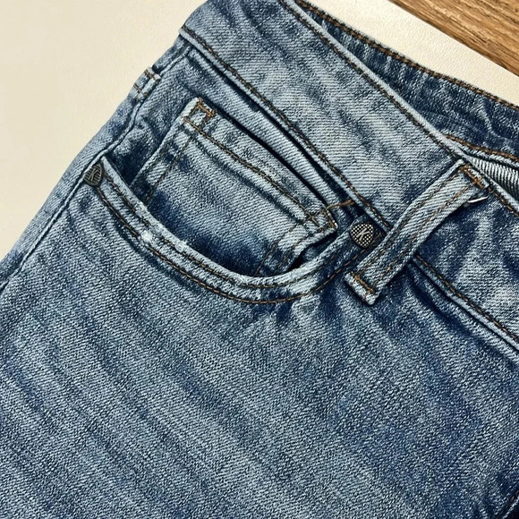 Kut from the Kloth jeans rolled cuff capri denim jeans light distress size 4 - Picture 10 of 15